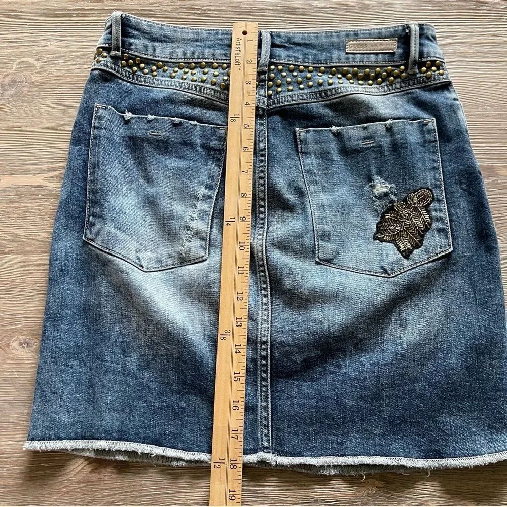 Guess Denim Blue Embellished Distressed Jean Mini Skirt Size 29 - Picture 12 of 13